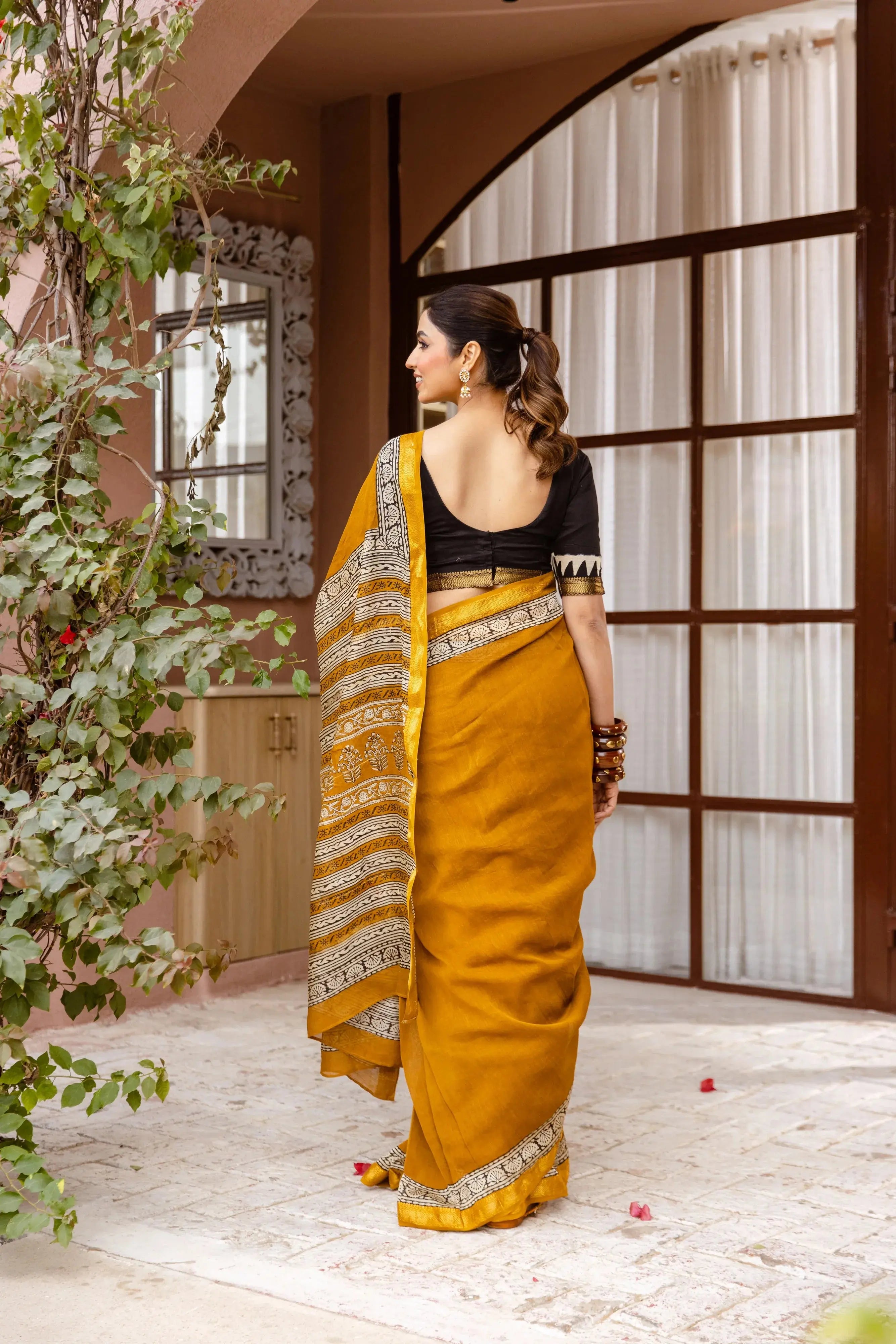 Image of Saanjh / 'साँझ' Sathiraa