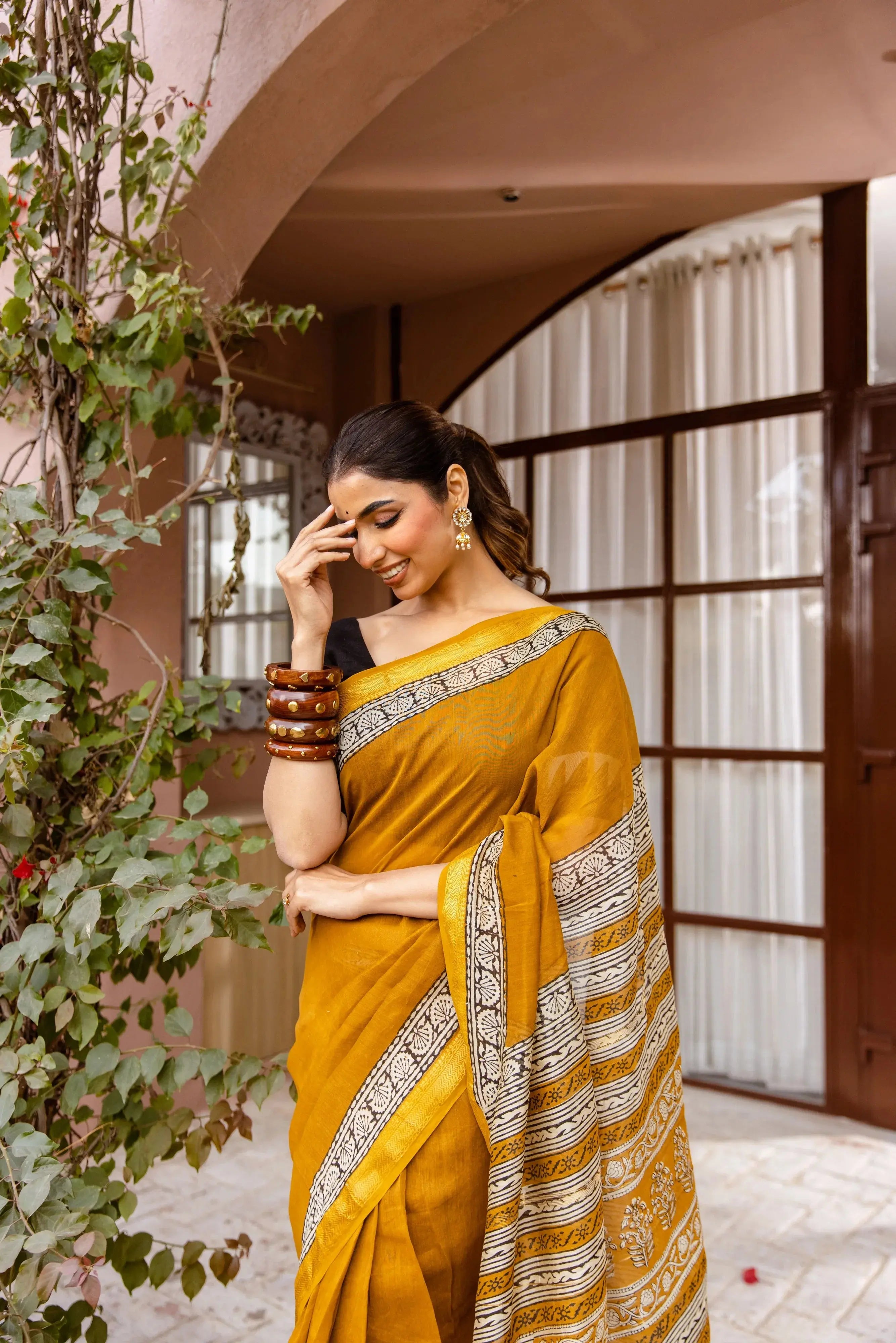Image of Saanjh / 'साँझ' Sathiraa