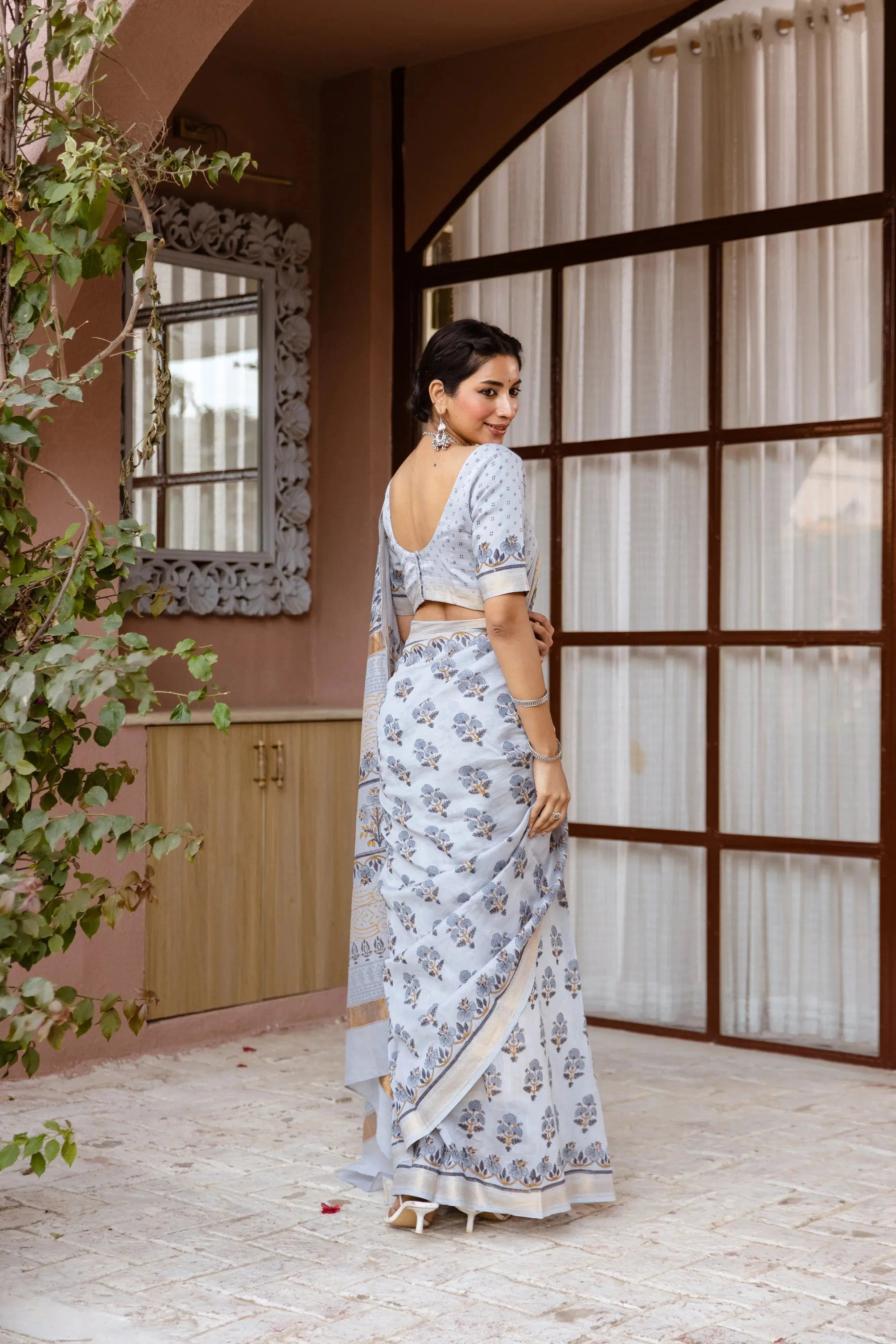 Image of Nilaaya / 'निलाया' Sathiraa