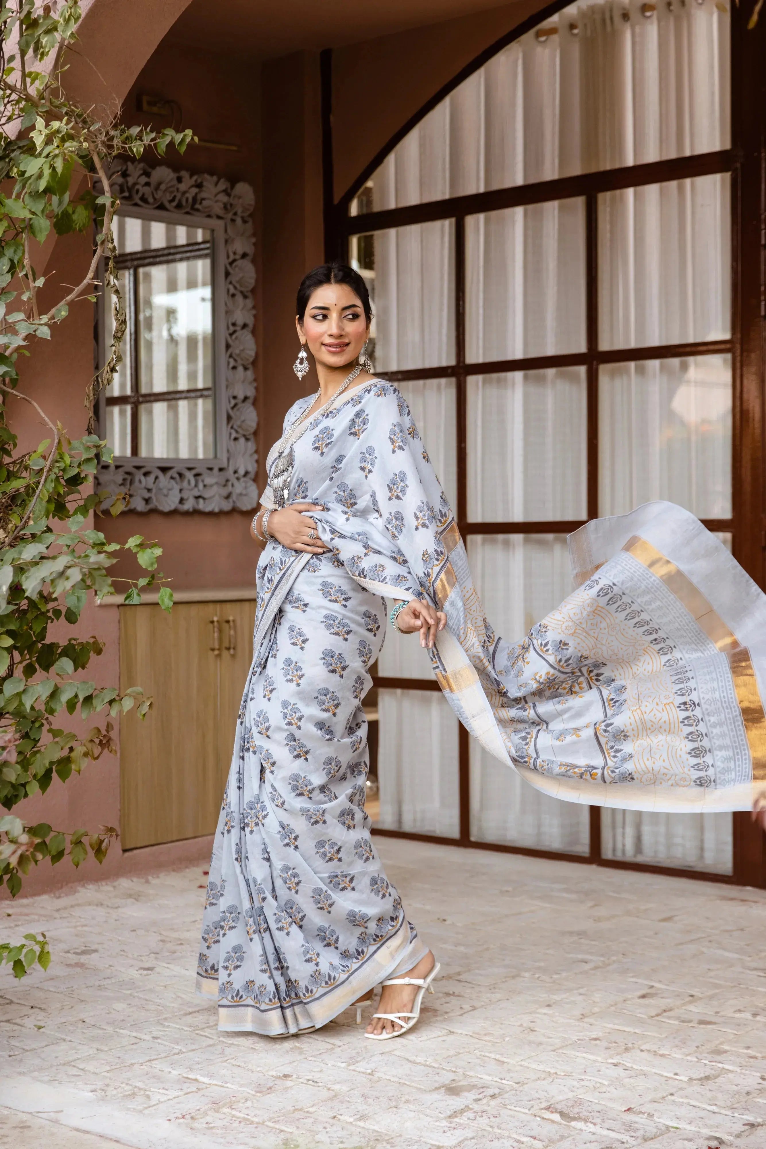Image of Nilaaya / 'निलाया' Sathiraa