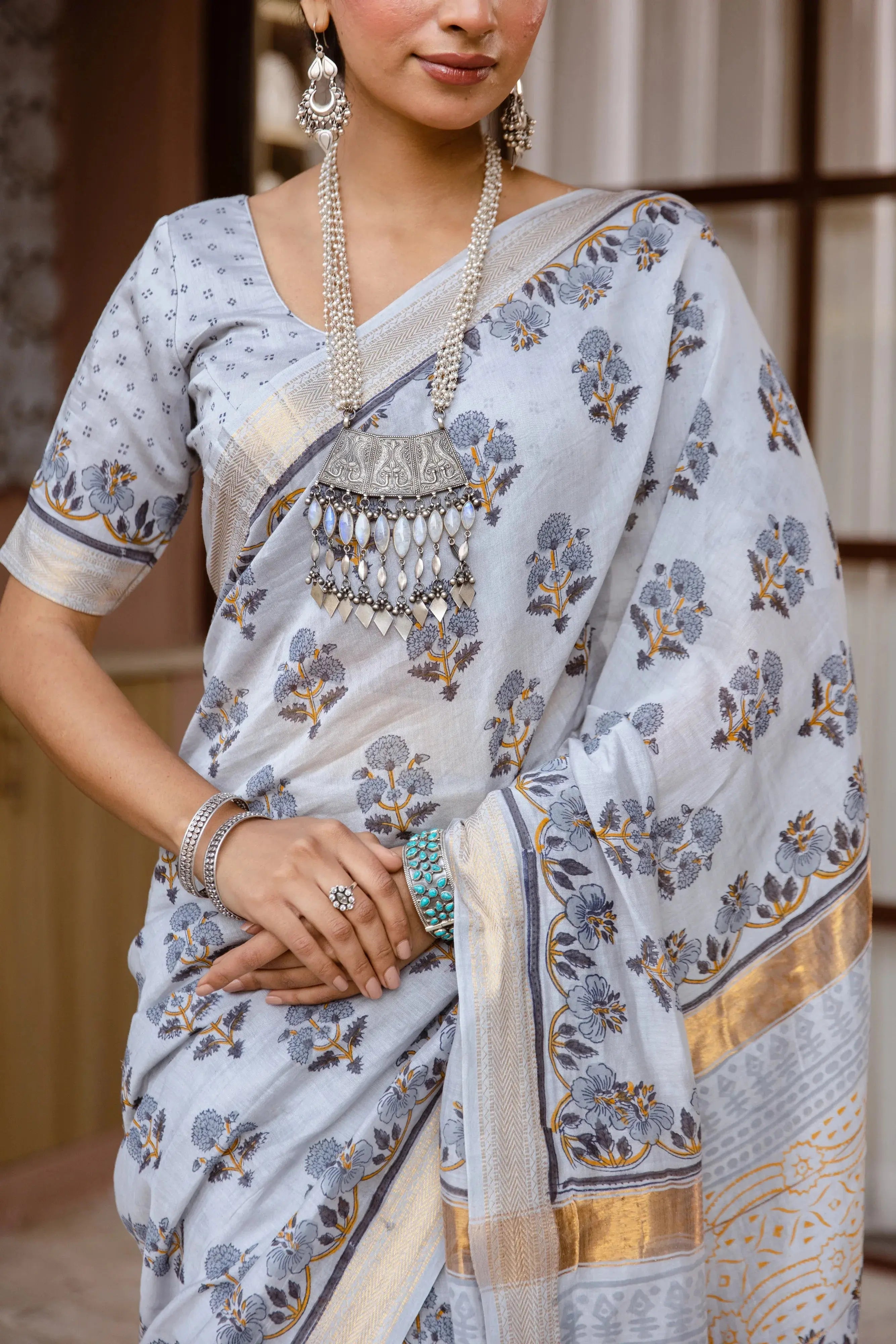 Image of Nilaaya / 'निलाया' Sathiraa