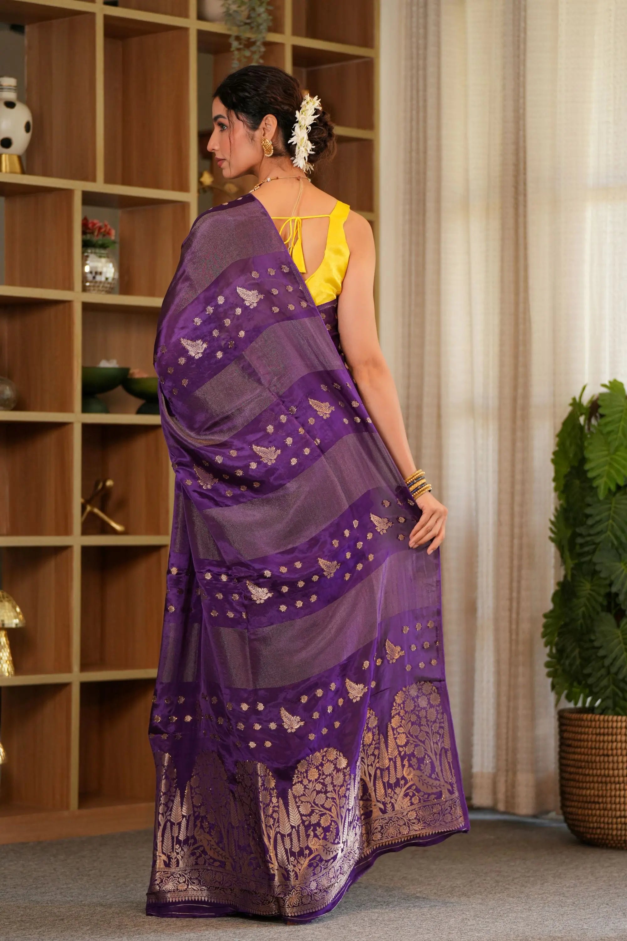 Image of Iara: Silk blend saree with contrast blouse piece Sathiraa Sarees