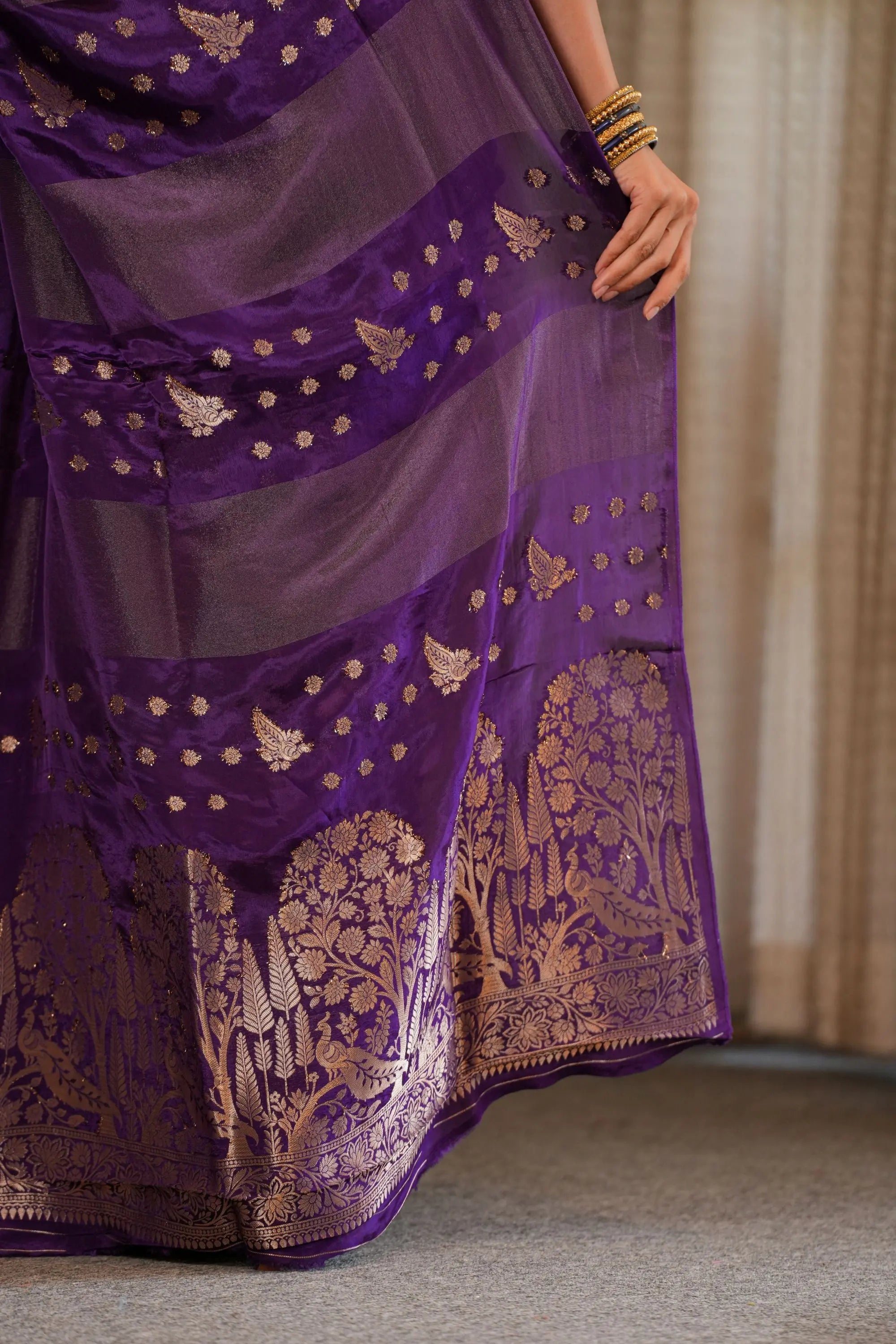 Image of Iara: Silk blend saree with contrast blouse piece Sathiraa Sarees