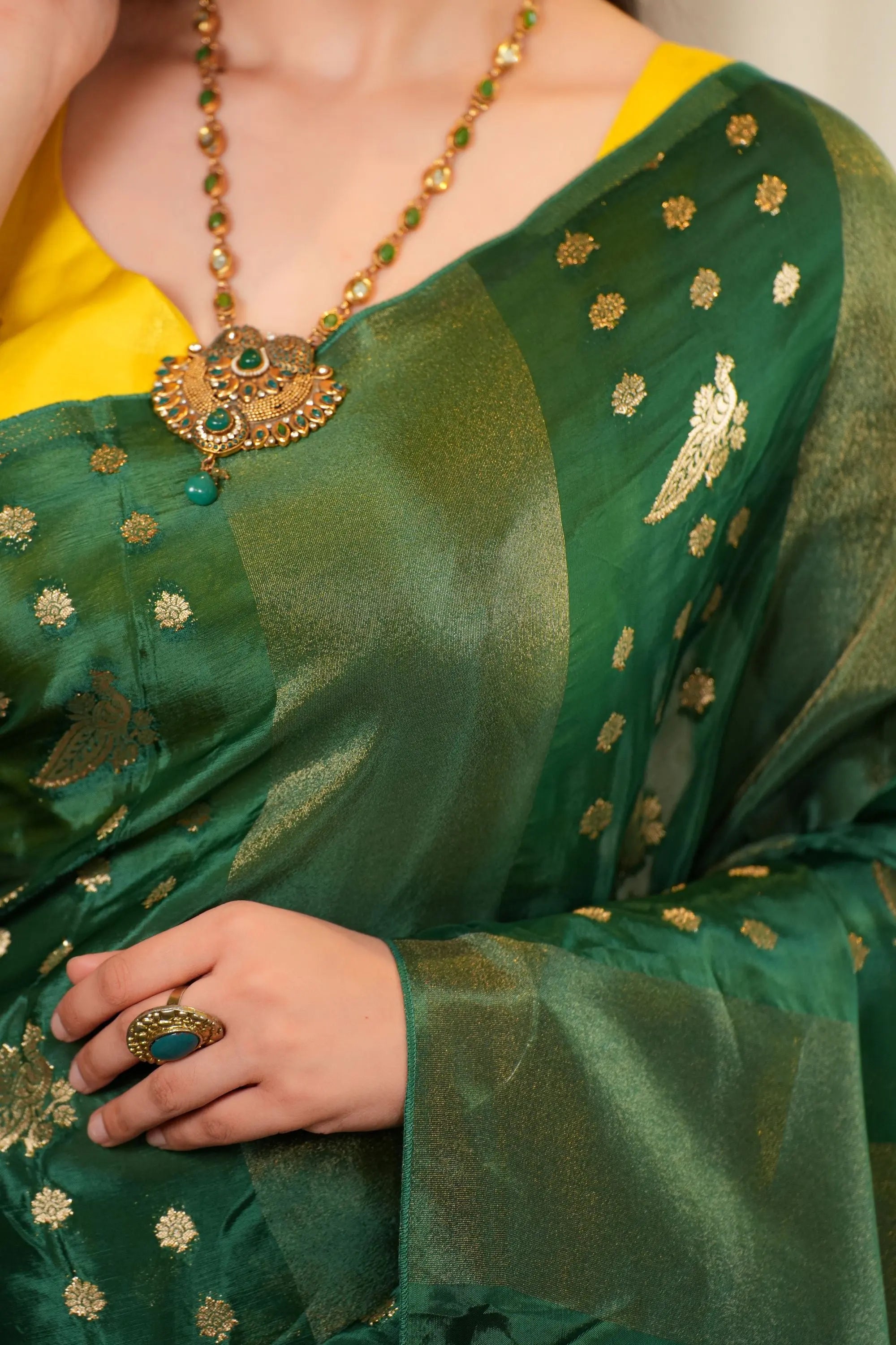 Image of Harsha: Silk blend saree with contrast blouse piece Sathiraa Sarees