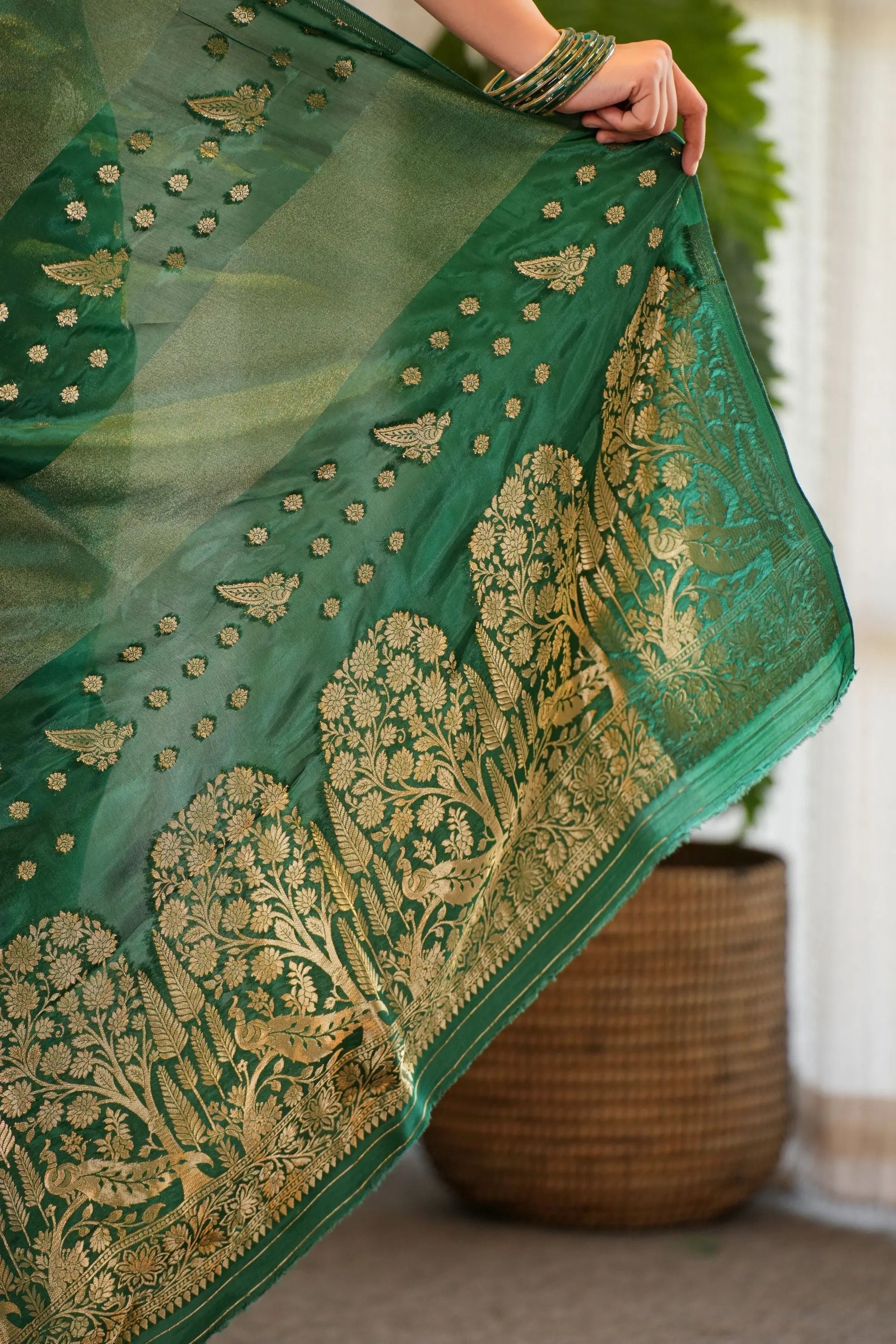 Image of Harsha: Silk blend saree with contrast blouse piece Sathiraa Sarees
