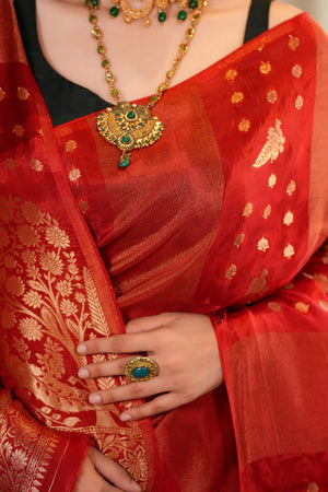 Tavisha : Silk blend saree with contrast blouse piece Sathiraa Sarees