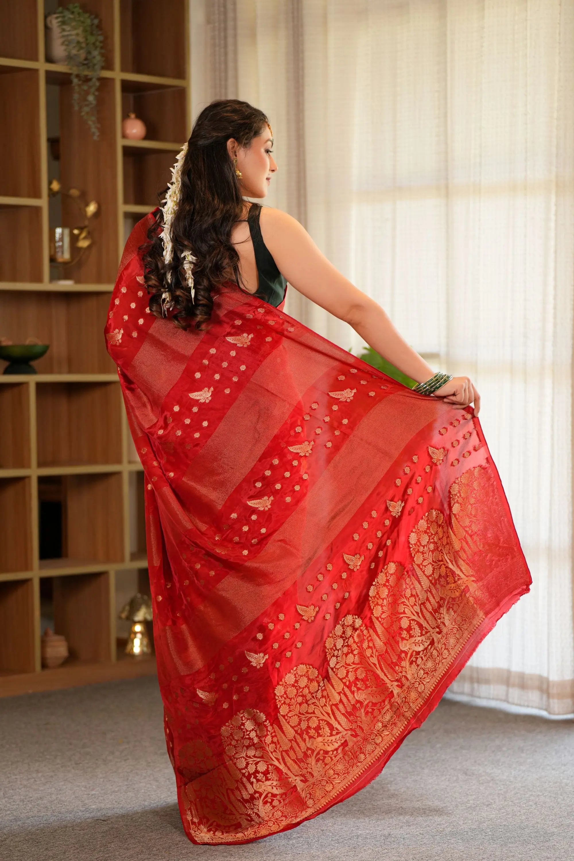 Image of Tavisha : Silk blend saree with contrast blouse piece Sathiraa Sarees