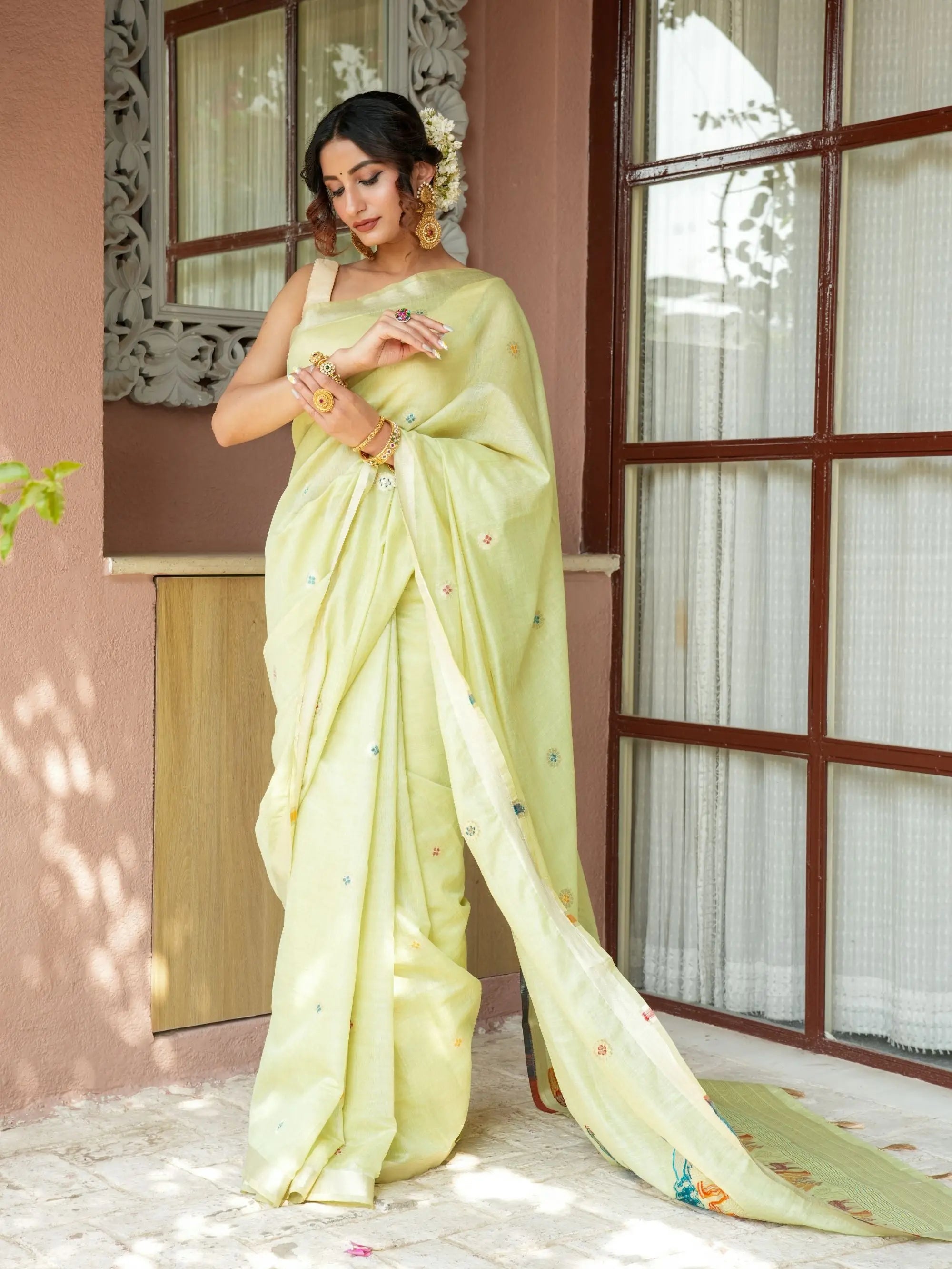 Image of Vaidehi Sathiraa Sarees