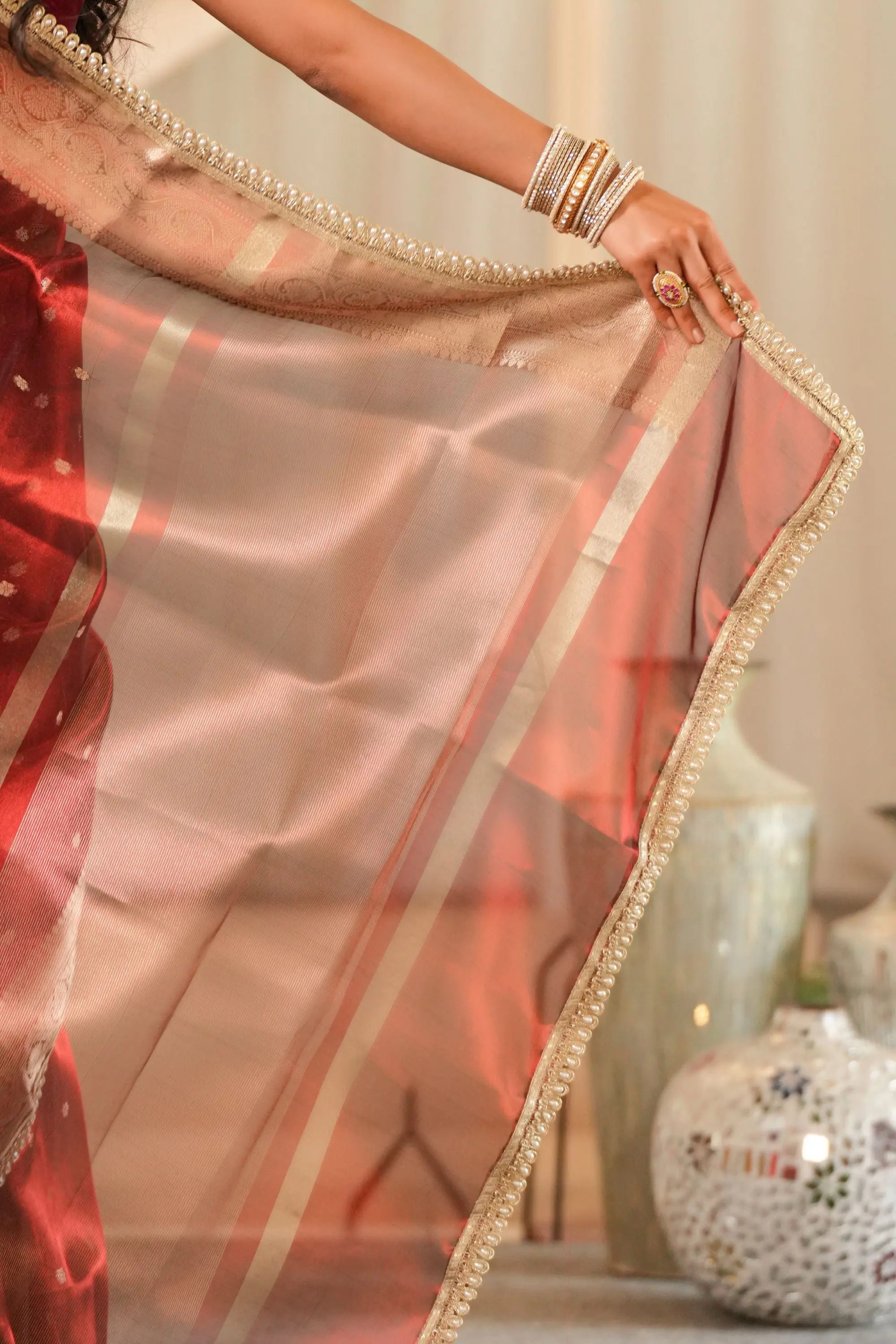 Image of Suvrana : Ethnic Motifs Woven Design in Zari Organza Saree Sathiraa Sarees