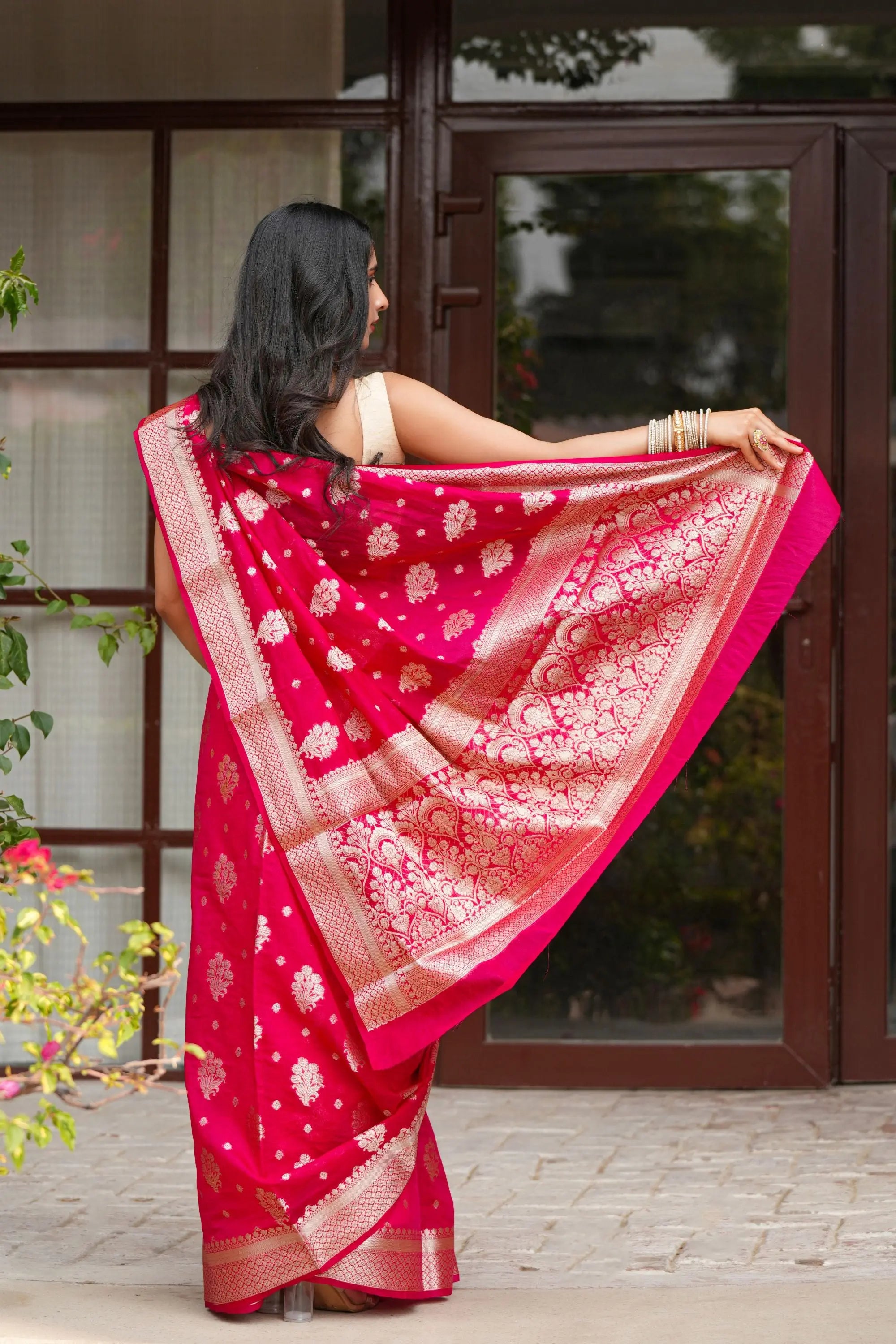 Image of Kashi : Woven Design Zari Silk Blend in Heavy Banarsi Sathiraa Sarees