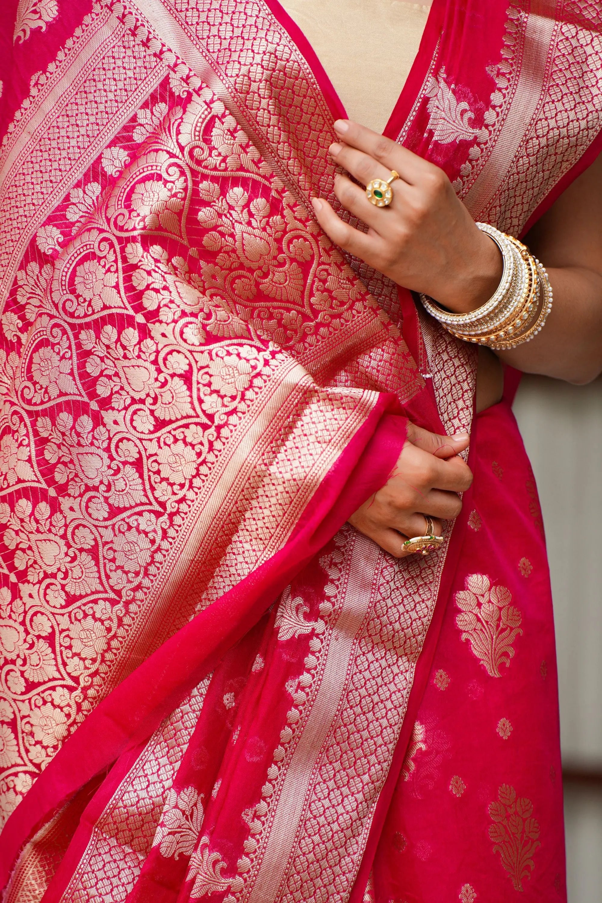 Image of Kashi : Woven Design Zari Silk Blend in Heavy Banarsi Sathiraa Sarees