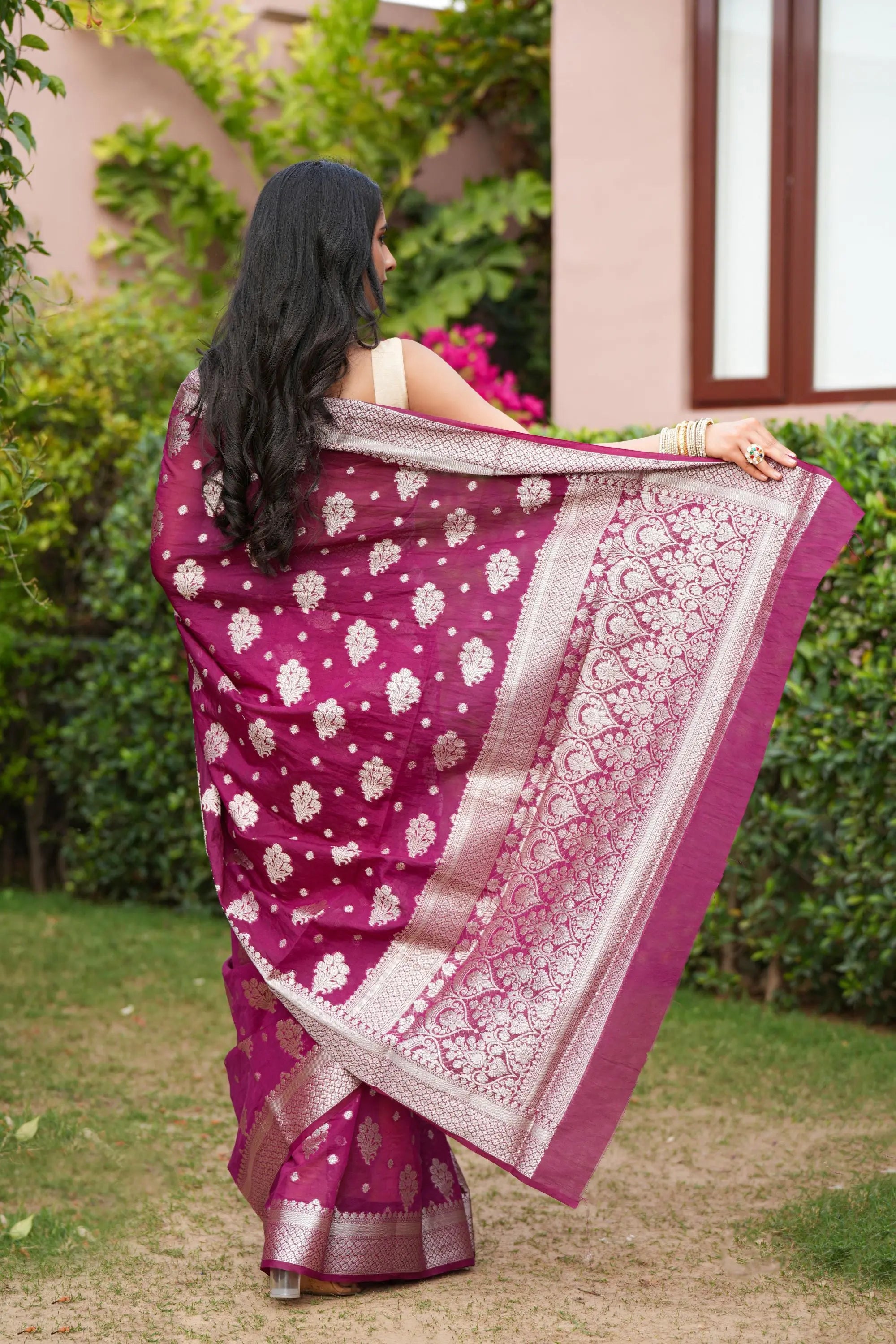 Image of Naira : Woven Design Zari Silk Blend in Heavy Banarsi Sathiraa Sarees